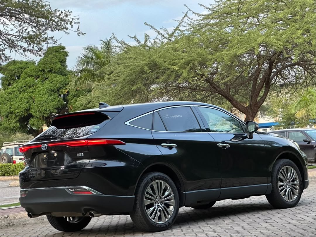 Toyota Harrier Hybrid thumbnail 9
